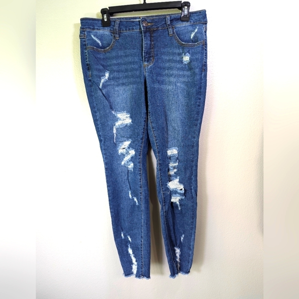 Cato denim women's skinny distressed jeans mid rise size 8